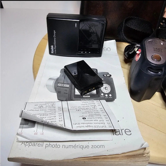 Vintage KODAK EASYSHARE DX6490 Digital Camera Bundle 2 Batteries Leather Case - Picture 3 of 11